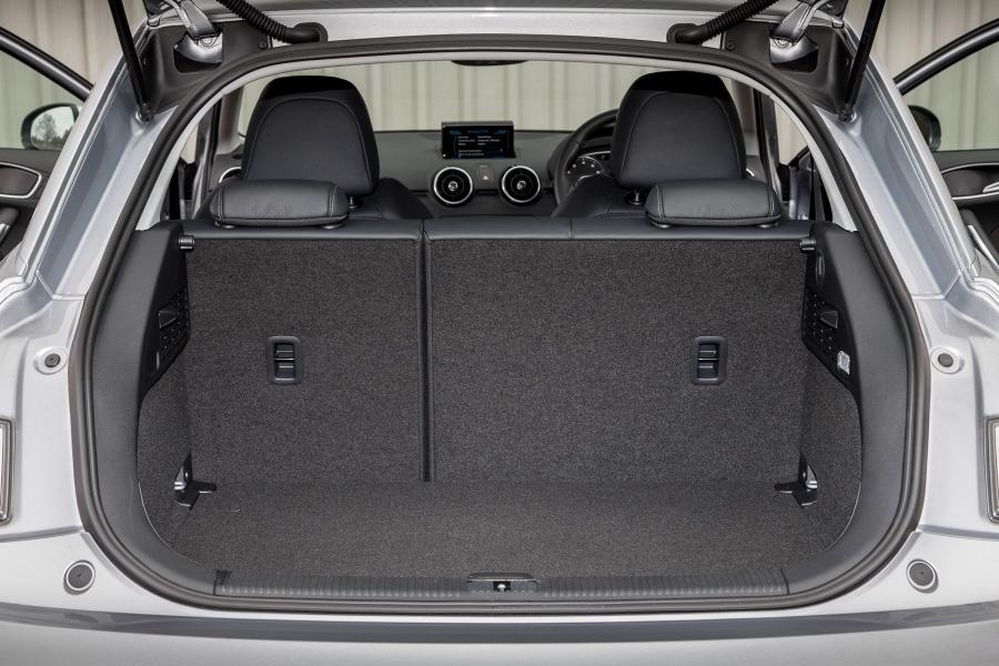 Багажник Audi A1 TFSI (8X) 2014 года  (UK) (фото 5 из 14)